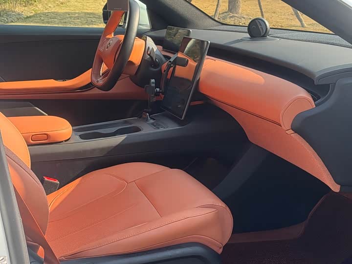 Фото 11 - Nio ET5T