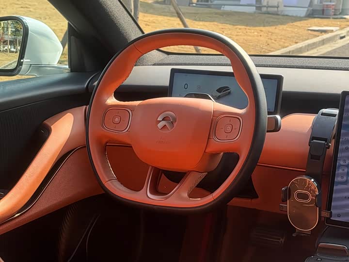 Фото 12 - Nio ET5T