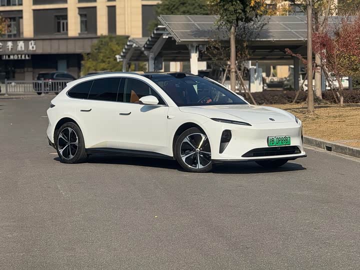 Фото 3 - Nio ET5T