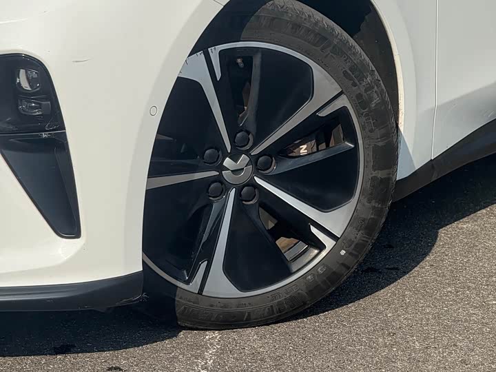 Фото 8 - Nio ET5T