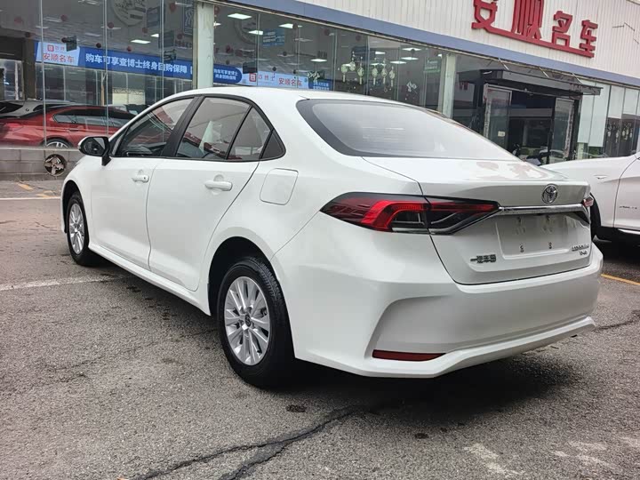 Фото 7 - Toyota Corolla