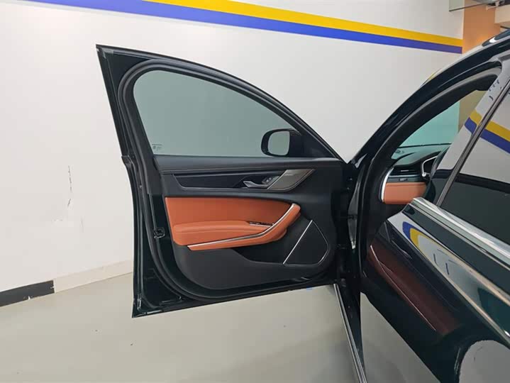 Фото 7 - Jaguar XF L