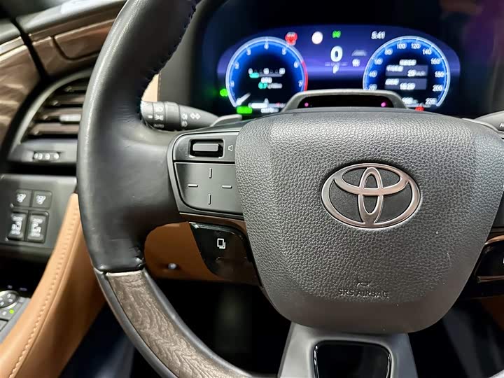 Фото 13 - Toyota Alphard