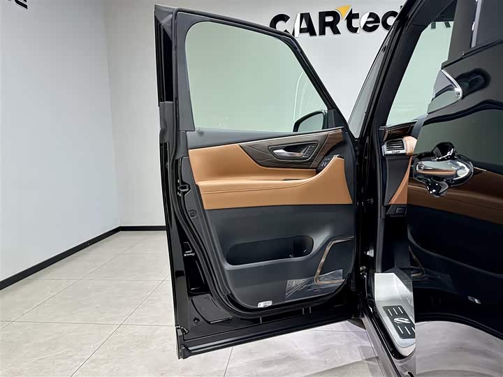 Фото 15 - Toyota Alphard