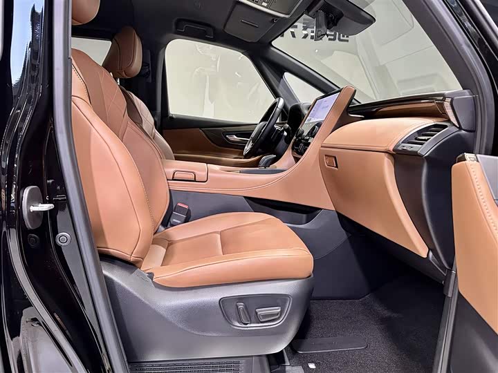 Фото 17 - Toyota Alphard