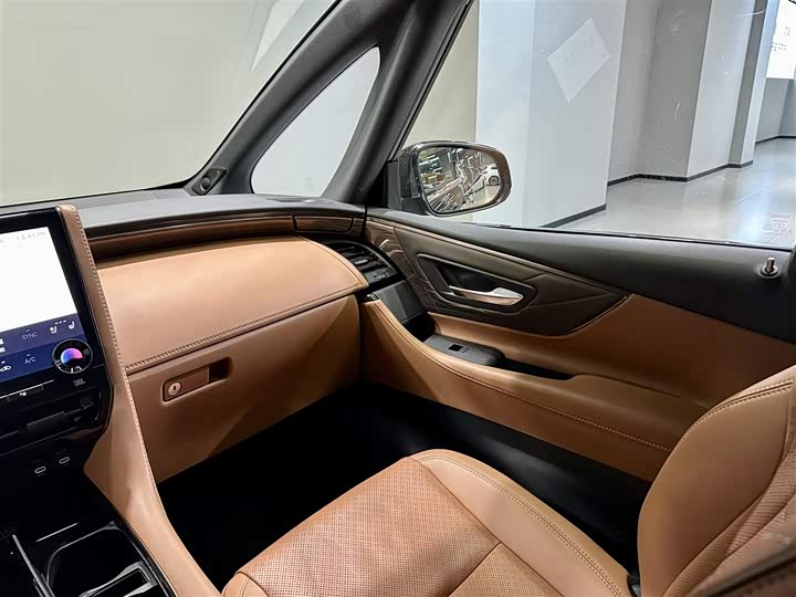 Фото 21 - Toyota Alphard