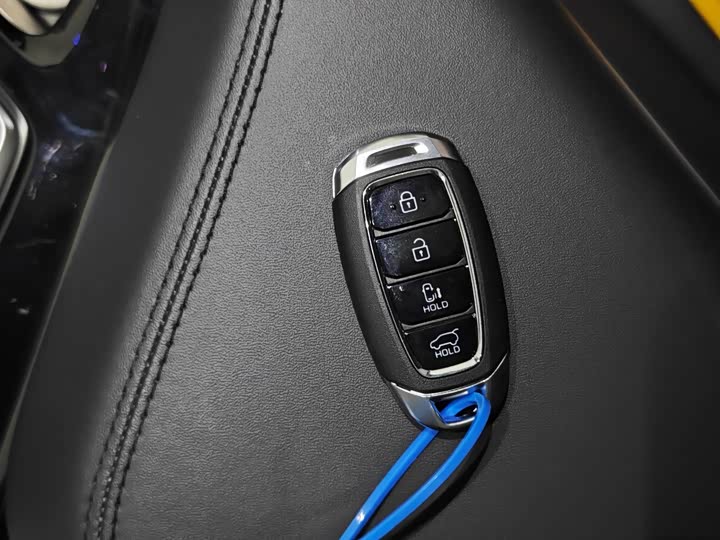 Фото 8 - Hyundai Custo