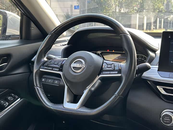 Фото 10 - Nissan Teana