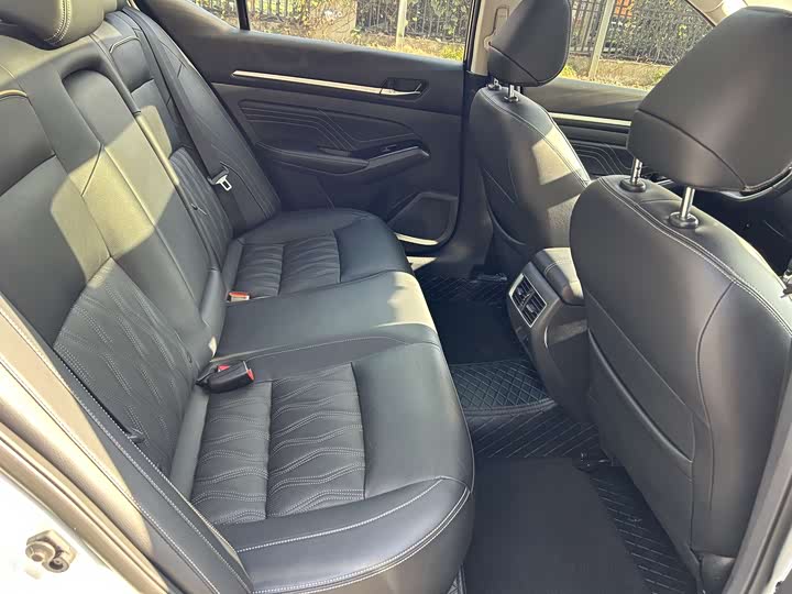 Фото 15 - Nissan Teana