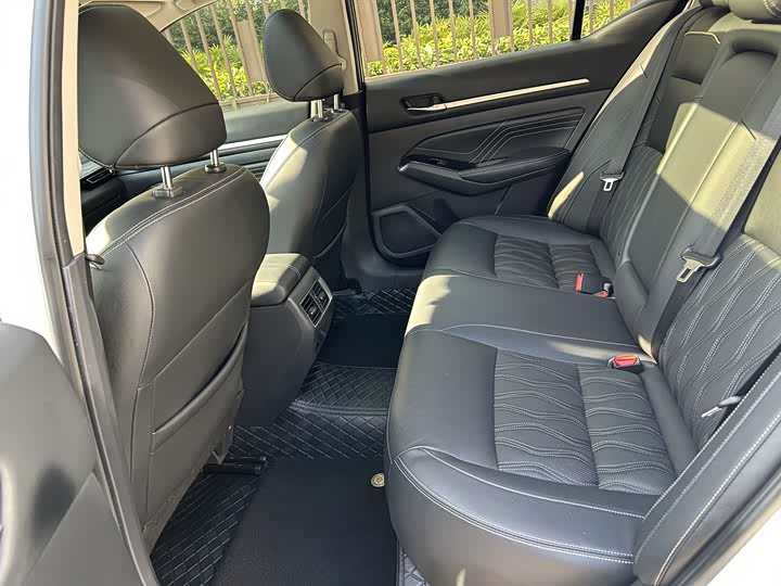 Фото 16 - Nissan Teana