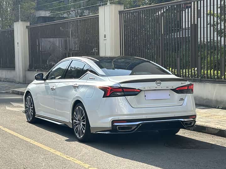 Фото 23 - Nissan Teana