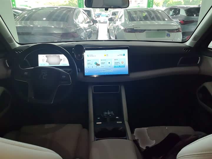 Фото 10 - BYD Yuan Up