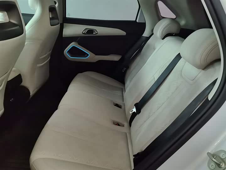 Фото 17 - BYD Yuan Up