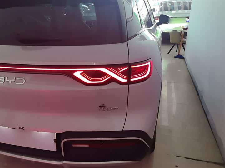 Фото 8 - BYD Yuan Up