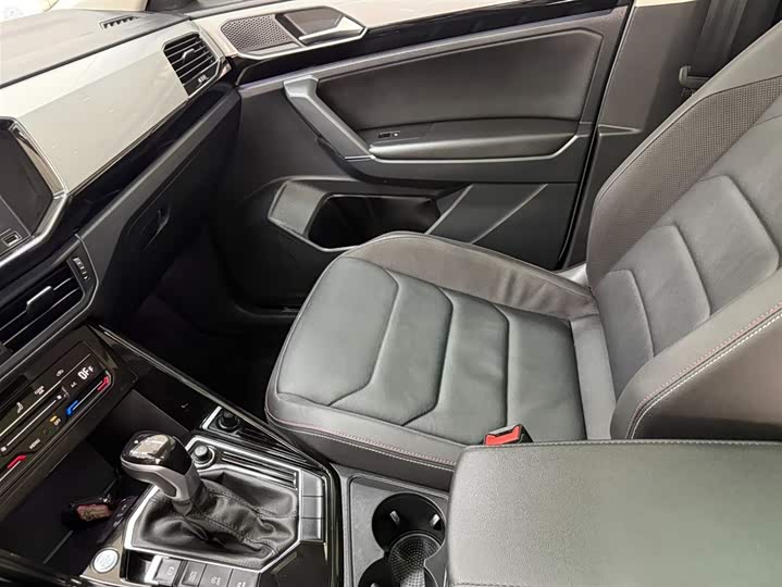 Фото 13 - Volkswagen Tayron