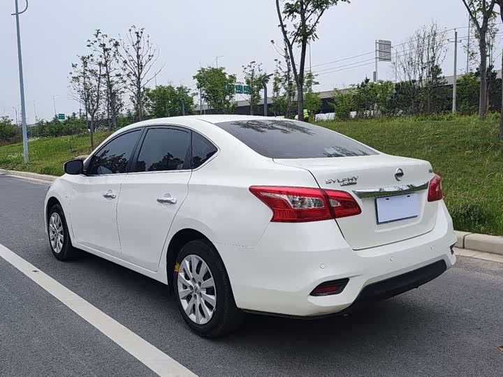 Фото 11 - Nissan Sylphy