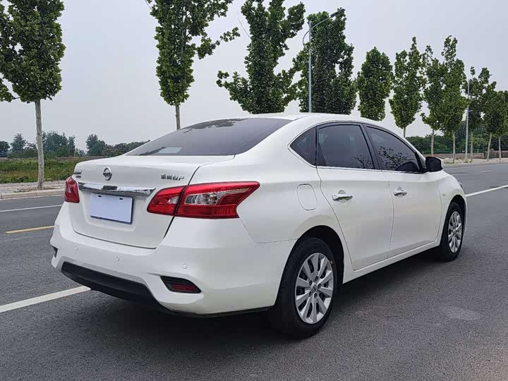 Фото 13 - Nissan Sylphy