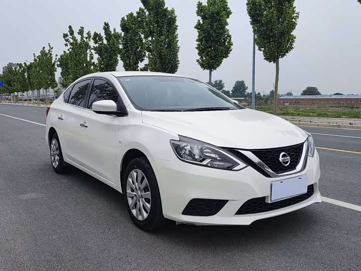 Фото 2 - Nissan Sylphy