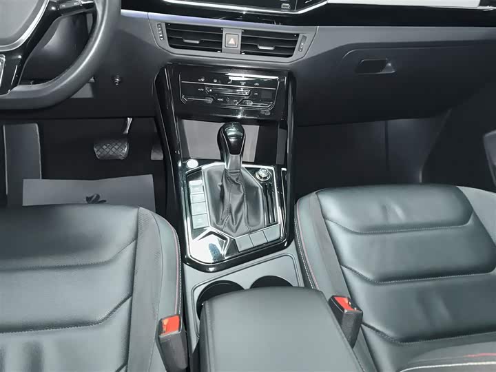 Фото 14 - Volkswagen Tayron