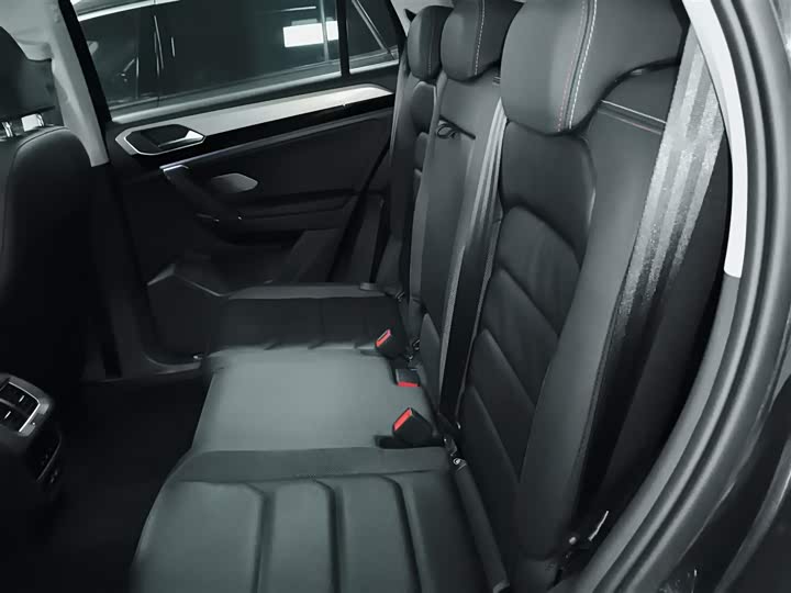 Фото 17 - Volkswagen Tayron