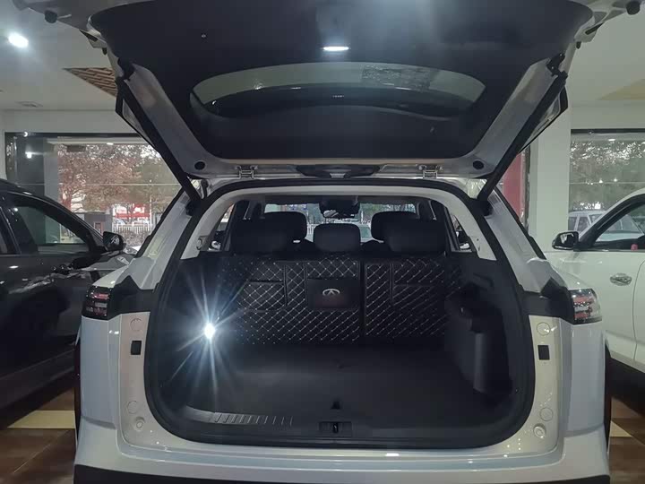 Фото 19 - Chery Jaecoo J7 (Explore 06)