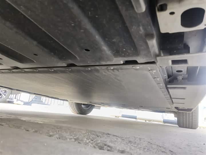 Фото 17 - GAC Aion UT