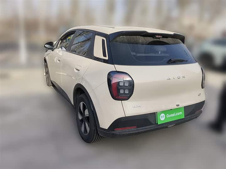 Фото 27 - GAC Aion UT