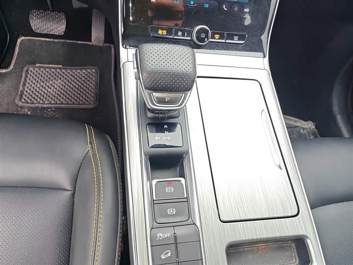 Фото 14 - Roewe RX5