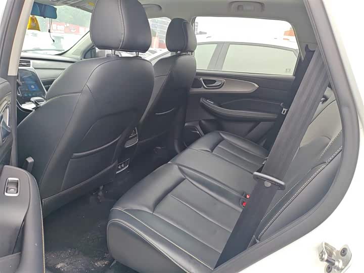 Фото 17 - Roewe RX5