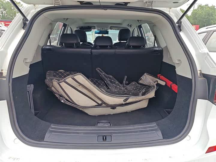 Фото 19 - Roewe RX5