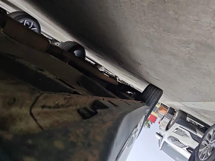 Фото 21 - Roewe RX5