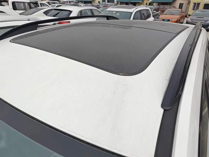 Фото 27 - Roewe RX5