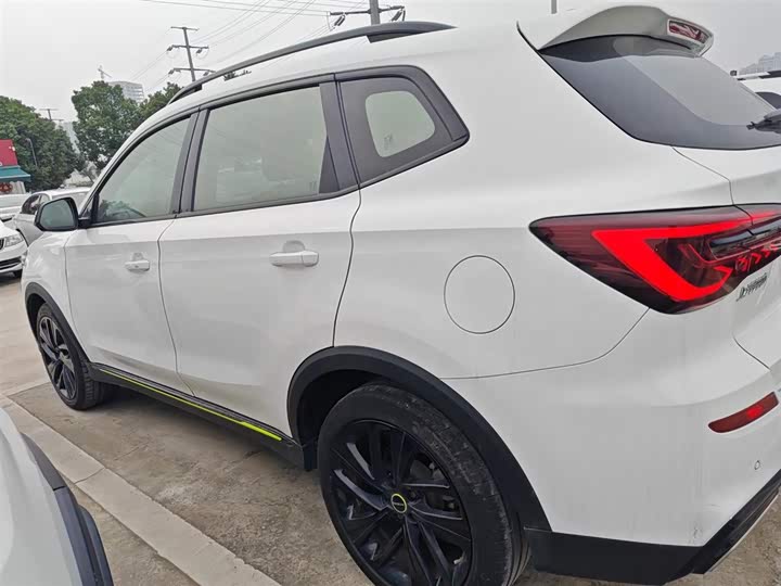 Фото 5 - Roewe RX5