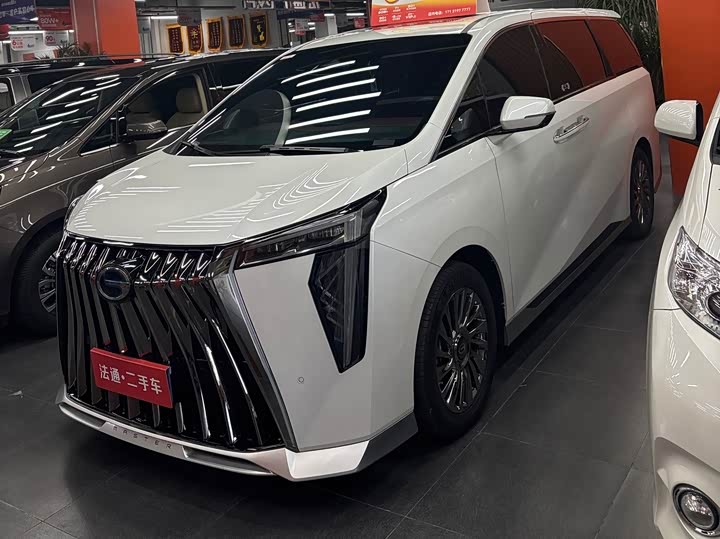 Фото 1 - GAC Trumpchi M8