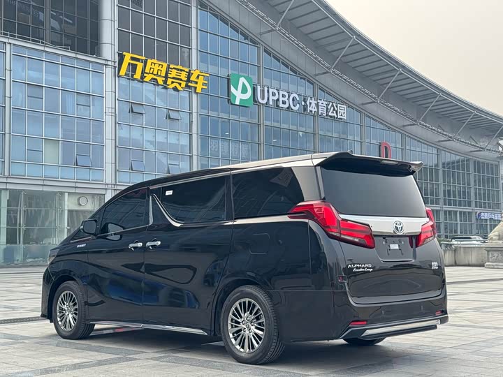 Фото 4 - Toyota Alphard