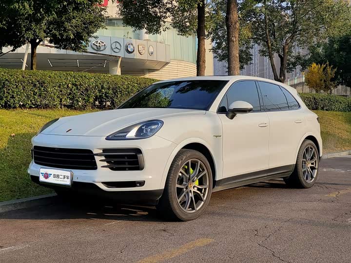 Фото 1 - Porsche Cayenne Hybrid