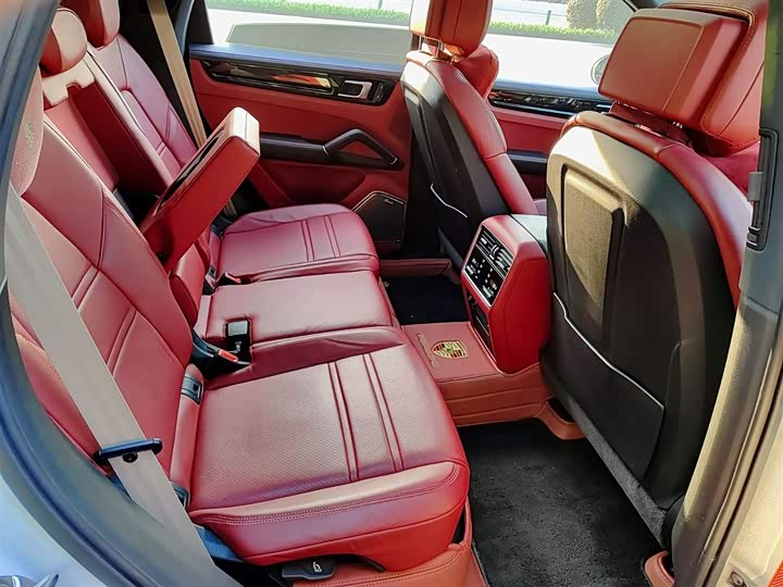 Фото 10 - Porsche Cayenne Hybrid