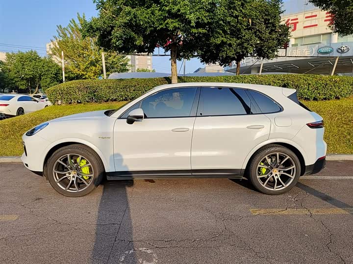 Фото 3 - Porsche Cayenne Hybrid