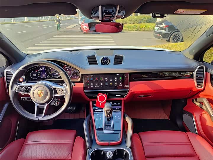 Фото 6 - Porsche Cayenne Hybrid