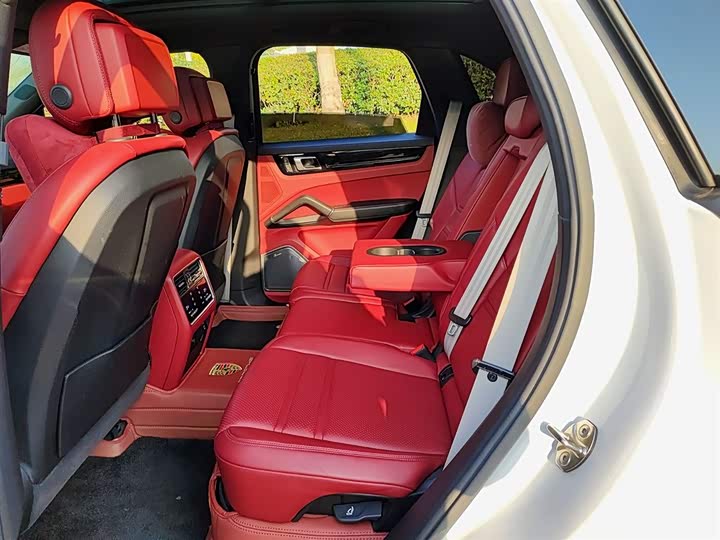 Фото 8 - Porsche Cayenne Hybrid