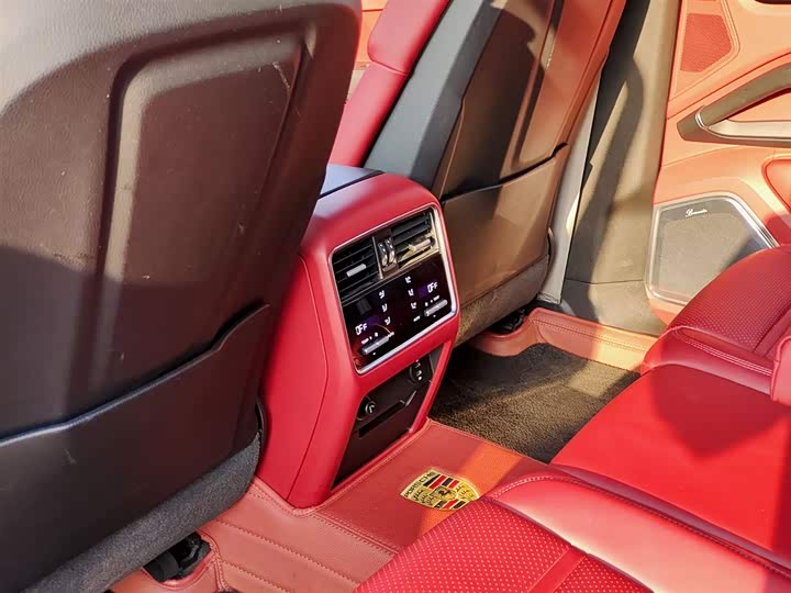 Фото 9 - Porsche Cayenne Hybrid