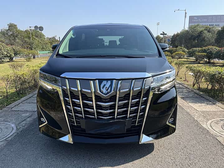 Фото 2 - Toyota Alphard