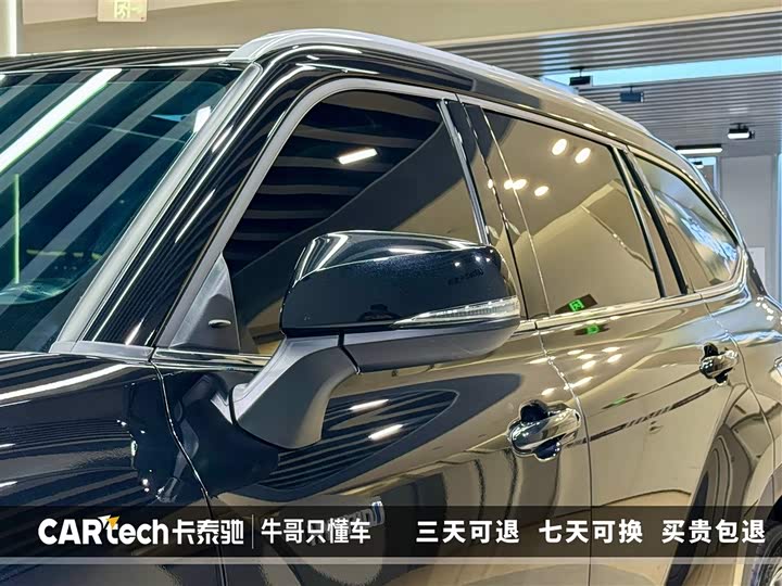 Фото 12 - Toyota Highlander