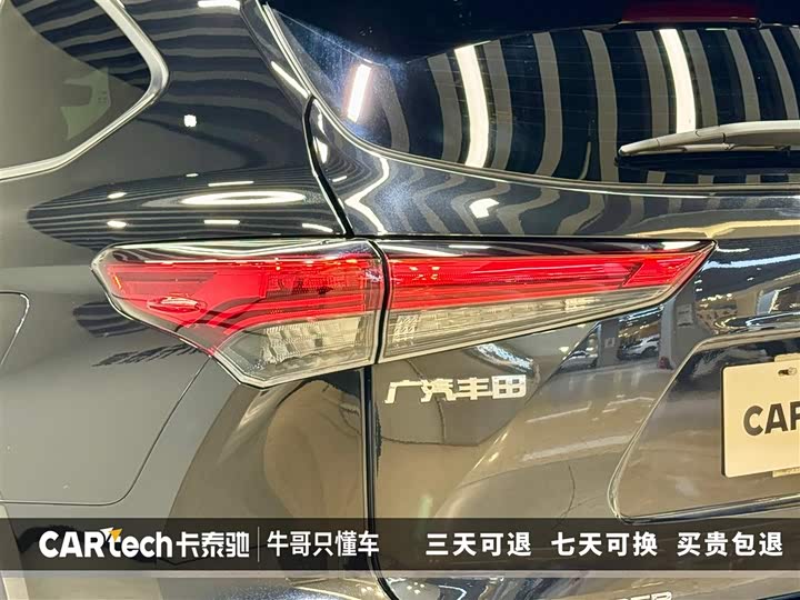 Фото 8 - Toyota Highlander