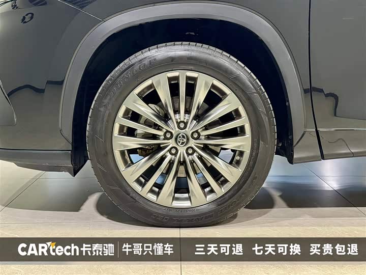 Фото 9 - Toyota Highlander