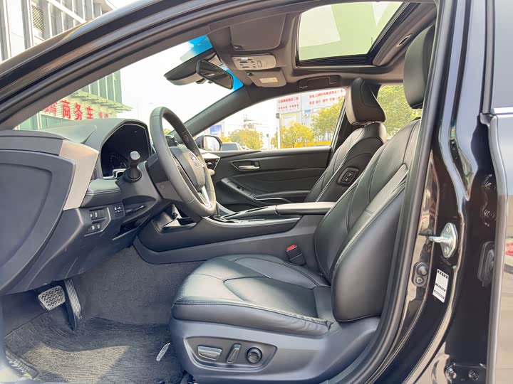 Фото 10 - Toyota Avalon