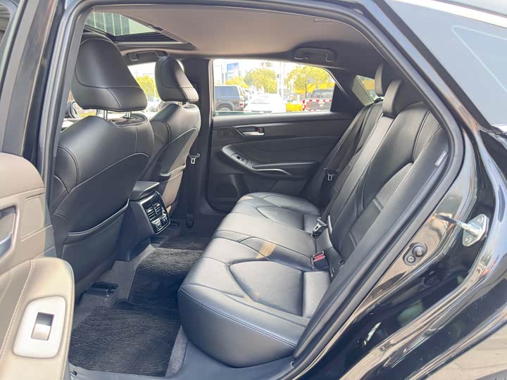 Фото 11 - Toyota Avalon