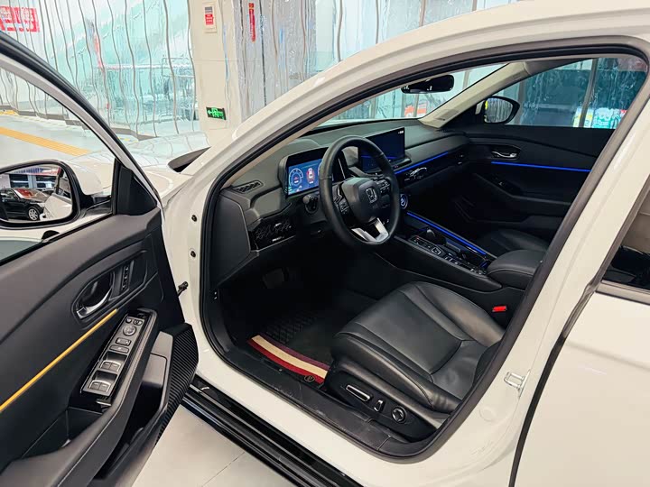 Фото 6 - Honda Accord Hybrid