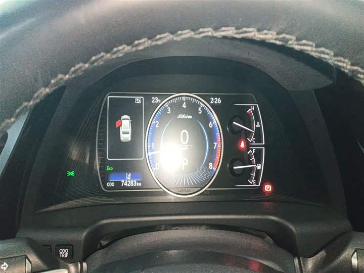 Фото 12 - Lexus ES