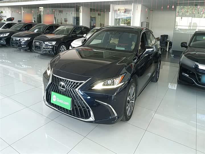 Фото 2 - Lexus ES